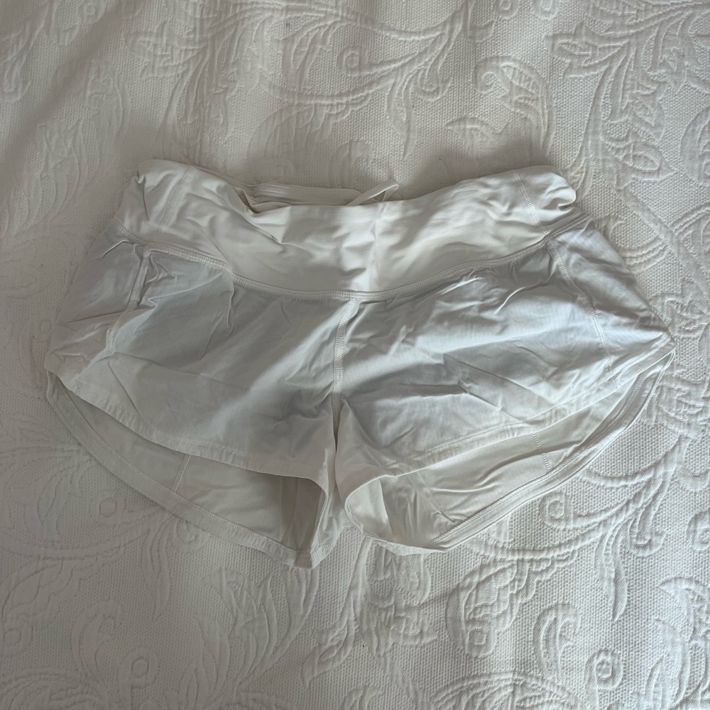 white lululemon speed up shorts 2.5
